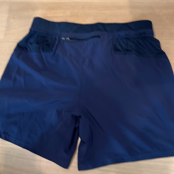 Brooks 7” men’s running shorts, large - Picture 2 of 4